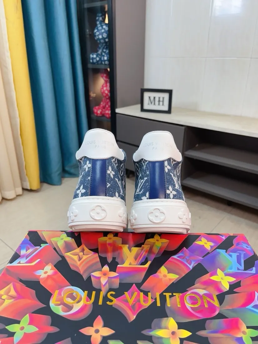 Men's shoes 💰560🌹🌹【LV】New men's high-top shoes, ‌global limited edition💯 shoes‌ are made of ‌original silk leather➕cowhide lining🐂top-grade workmanship! ‌Inner padding for feet: pure imported sheepskin lining, strappy sneakers, comfortable and breathable✅ luxurious and noble!! Men's shoe size: 38-44 💮